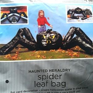 Spider Leaf Bag, new in package. Contains spider body and legs